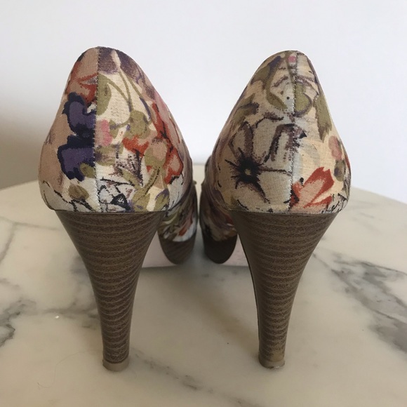 Madden Girl Floral Platform Heels - Picture 4 of 5